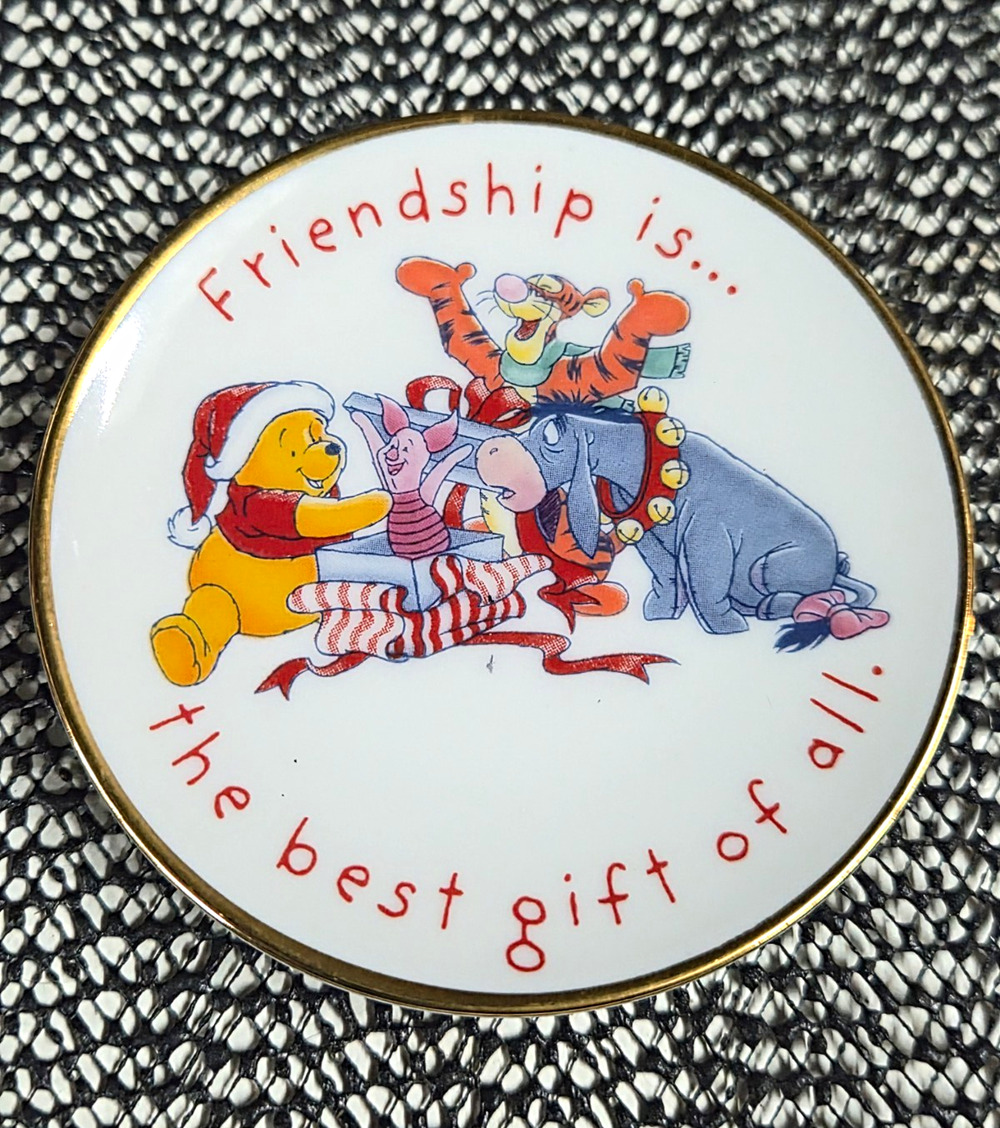 Hallmark Disney Winnie the Pooh Porcelain Ornament "Friendship" 1997